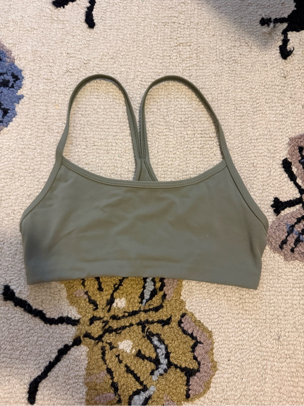 Vuori Women's AllTheFeels™ Bra in Pistachio - Picture 2 of 7